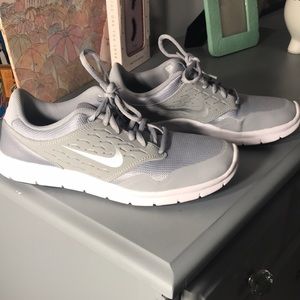 Nike tennis shoes